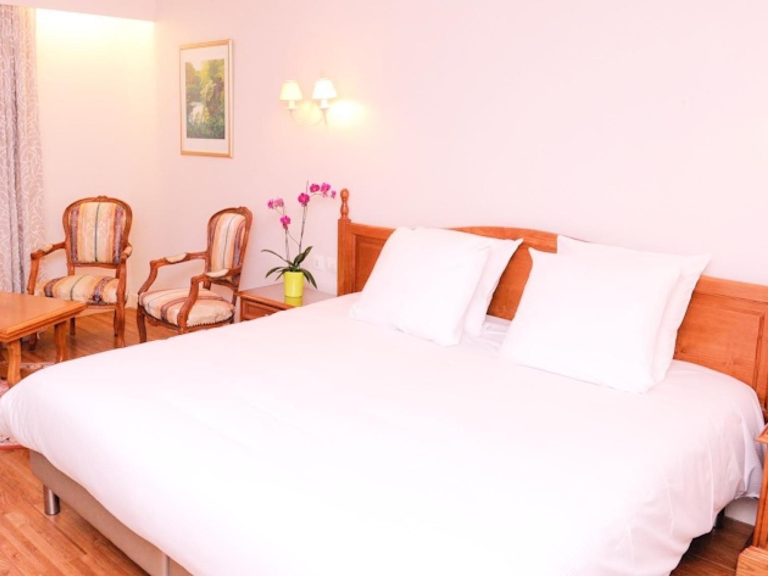 Logis Le Clos Deauville Saint Gatien Bagian luar foto